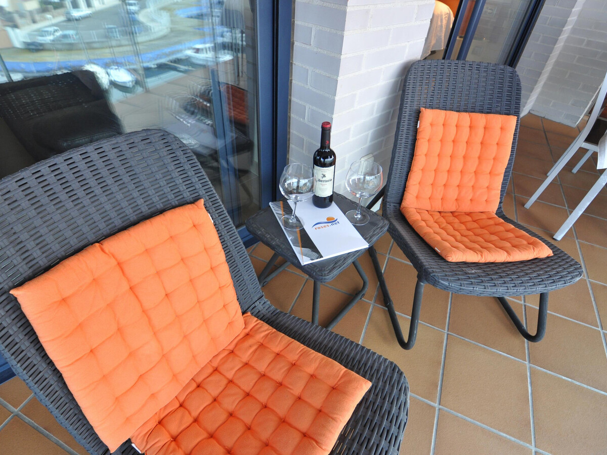 Appartement 55 m² vue port, 1,5 km plage à Roses - Photo 4