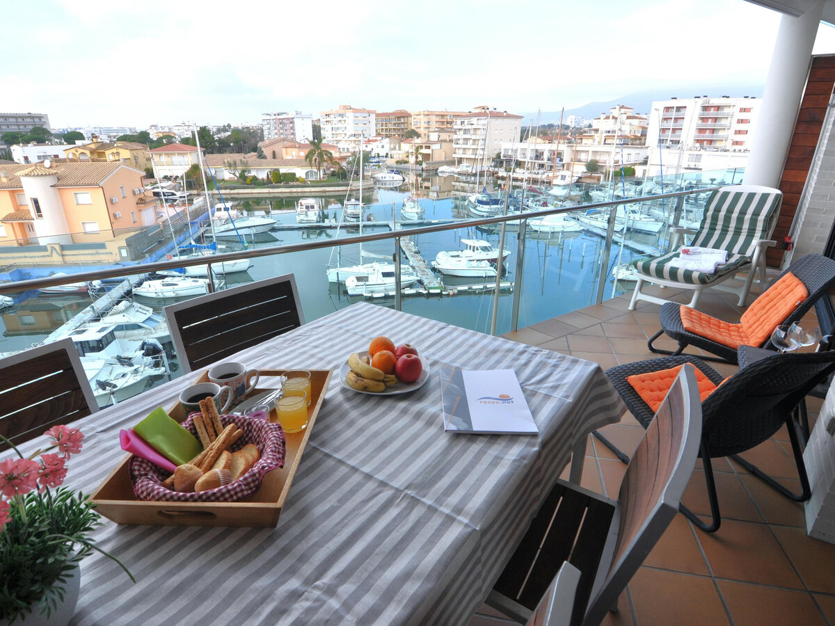 Appartement 55 m² vue port, 1,5 km plage à Roses - Photo 7
