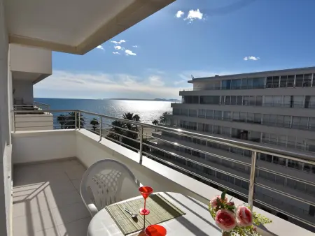 Location appartement à Roses, Appartement en Front de Mer à Roses, 2 Chambres, Piscine, Wi-Fi Gratuit, Réservez Maintenant!