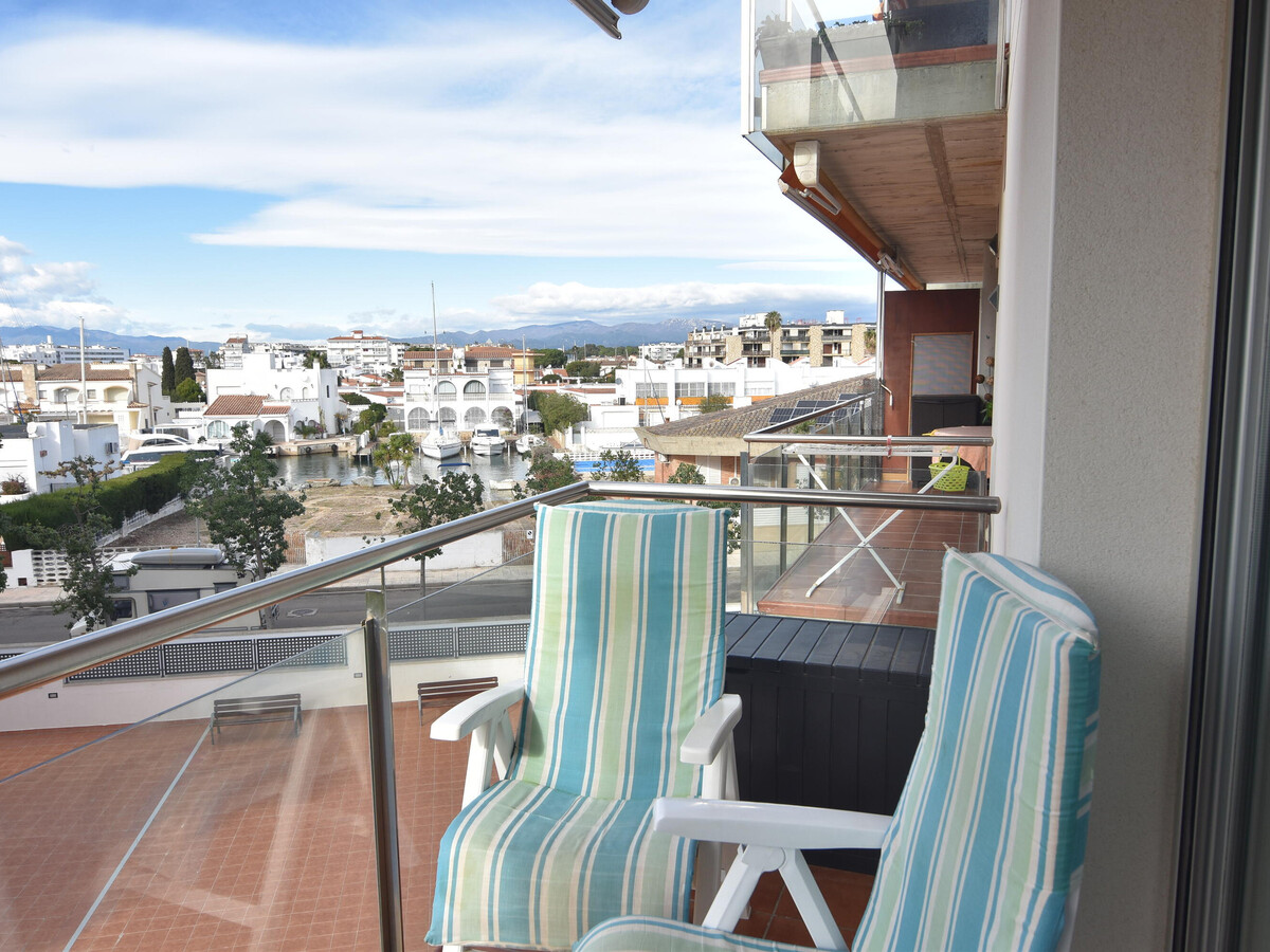 Appartement 2 chambres Roses, 1,2 km plage + piscine - Photo 6