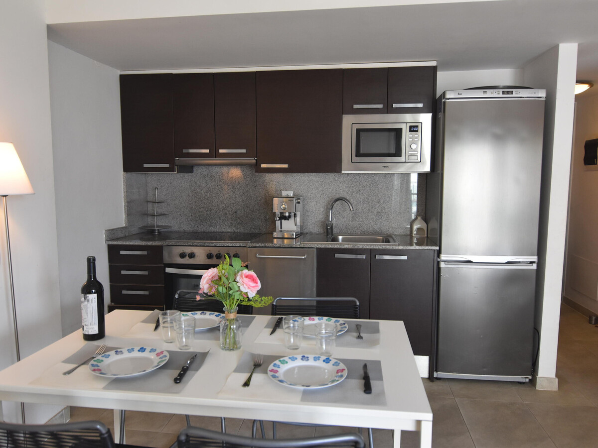 Appartement 2 chambres Roses, 1,2 km plage + piscine - Photo 12