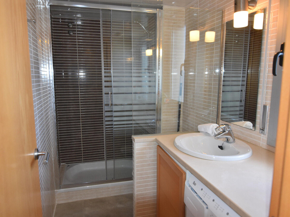 Appartement 2 chambres Roses, 1,2 km plage + piscine - Photo 21