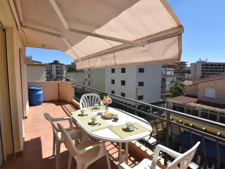 Location appartement à Roses, Charmant appartement à Roses, Costa Brava, à 200m de la plage Santa Margarita, idéal pour 4 personnes