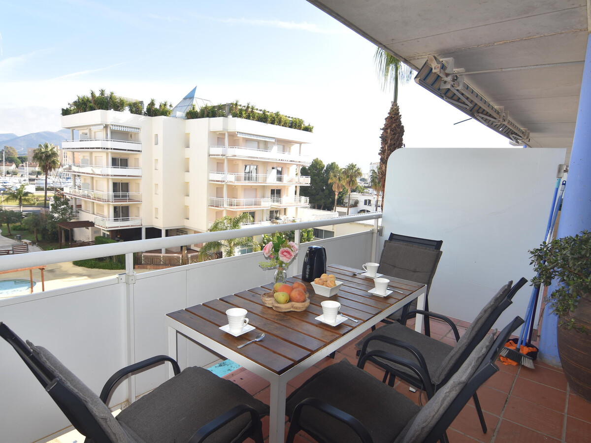 Appartement 4 pers, 2 chambres à Roses, 1,5 km plage - Photo 4