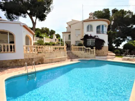 Location villa à Xàbia, Villa intime à Javea avec piscine privée et jardin pour 8 pers.