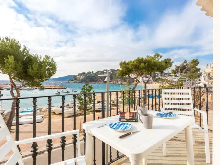 Location appartement à Llafranc, Bel appartement en bord de mer à Llafranc, 3 chambres, terrasse, parking, animaux acceptés