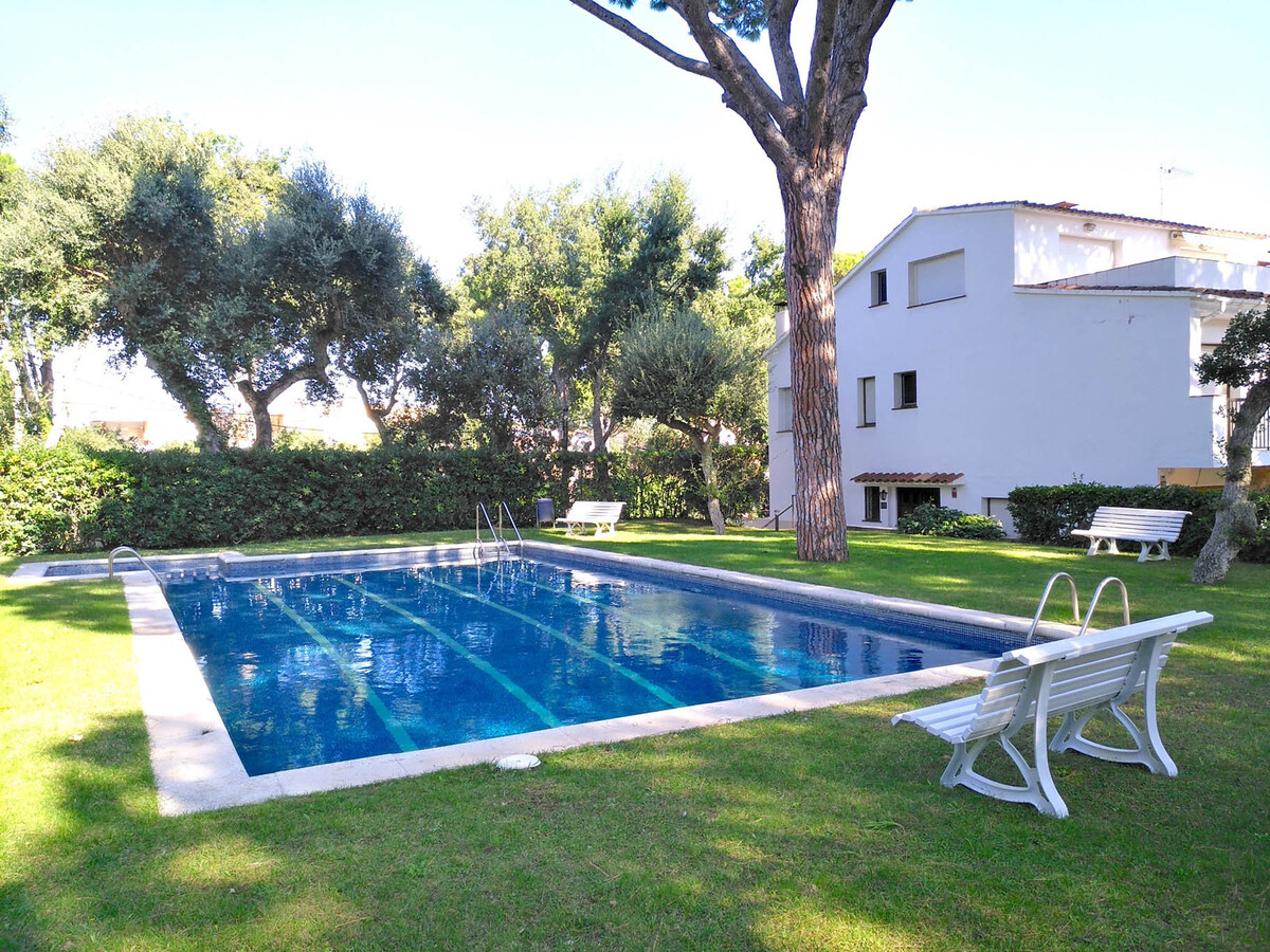 Villa 4 chambres à 800m de la plage, piscine collective - Photo 1
