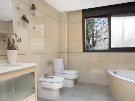 Maison moderne avec piscine privée et vue montagne, proche plage Costa Brava, animaux admis - Photo 17