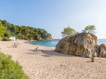 Maison moderne avec piscine privée et vue montagne, proche plage Costa Brava, animaux admis - Photo 18