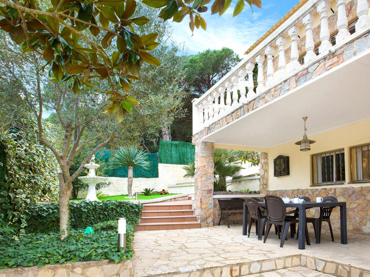 Villa 13 pers., piscine 10x4m, terrasse montagne à Lloret de Mar - Photo 2