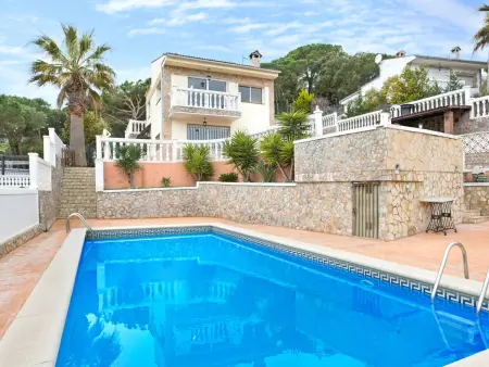 Location villa à Lloret de Mar, Grande maison calme avec piscine privée et wifi à Lloret de Mar
