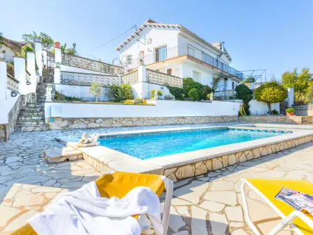 Location villa à Lloret de Mar, Maison avec piscine privée et barbecue près de Lloret de Mar