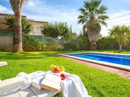Location villa à Lloret de Mar, Villa à Lloret de Mar avec piscine privée, jardin et piste de basket - 6 pers.