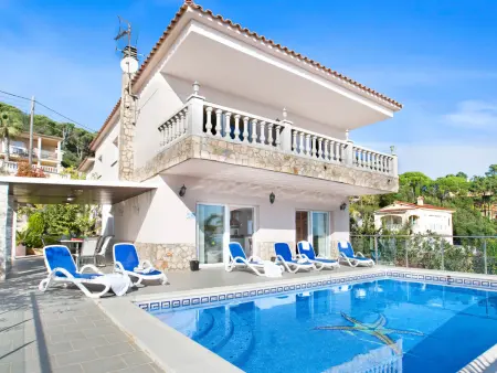 Maison avec piscine privée, animaux admis, parking à Lloret de Mar - Photo 1
