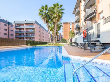 Location appartement à Lloret de Mar, Appartement à Lloret del Mar pour 6 personnes avec piscine, terrasse et parking, à 300m de la plage