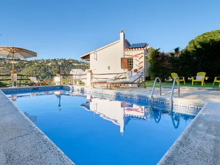 Location villa à Lloret de Mar, Villa rustique avec piscine privée et jardin près de la plage - Idéale pour familles