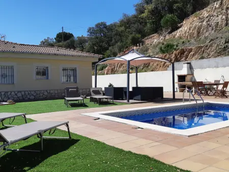 Location villa à Lloret de Mar, Maison charmante avec piscine privée, Wi-Fi, animaux admis sur demande, à Lloret de Mar