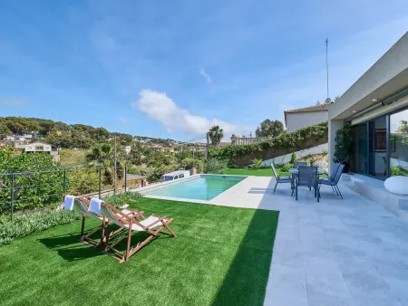Location villa à Lloret de Mar, Villa moderne à Lloret del Mar avec piscine privée, 3 chambres et proche plage