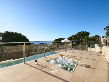 Location villa à Lloret de Mar, Villa moderne à Lloret de Mar avec piscine, jacuzzi, Wi-Fi et climatisation