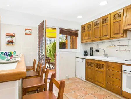 Charmante villa à Llafranc avec piscine commune, terrasse et jardin, à 1.5 km de la plage - Photo 2