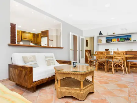 Charmante villa à Llafranc avec piscine commune, terrasse et jardin, à 1.5 km de la plage - Photo 3