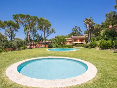 Charmante villa à Llafranc avec piscine commune, terrasse et jardin, à 1.5 km de la plage - Photo 10