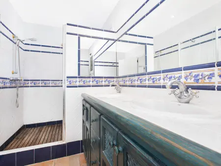 Charmante villa à Llafranc avec piscine commune, terrasse et jardin, à 1.5 km de la plage - Photo 21
