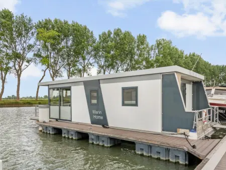 Maxim Jr, Bateau-maison avec terrasse et vue imprenable - Photo 1