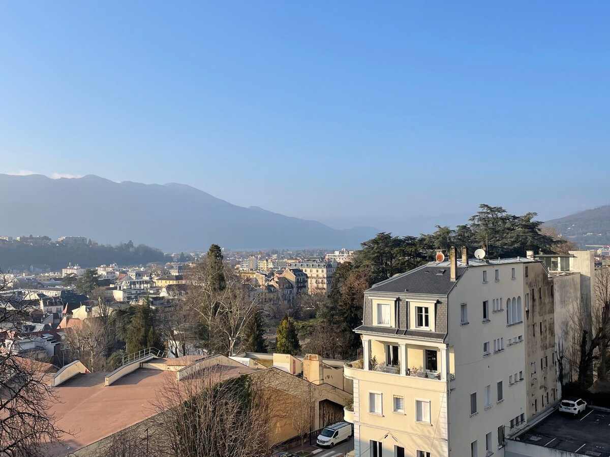T2 lumineux 4ème étage, vue lac et montagnes à Aix-les-Bains - Photo 12