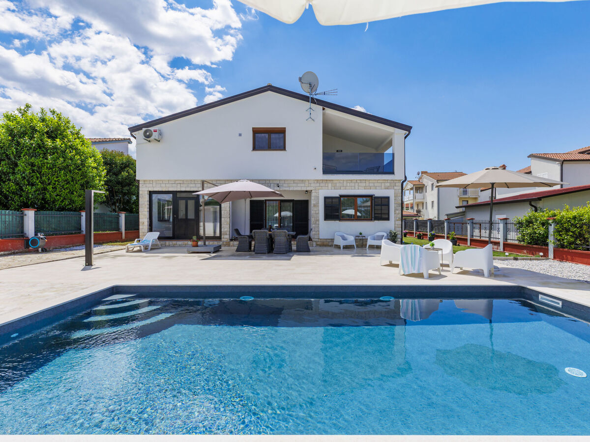 Villa Rubil : maison 10 pers. avec piscine à Poreč - Photo 1