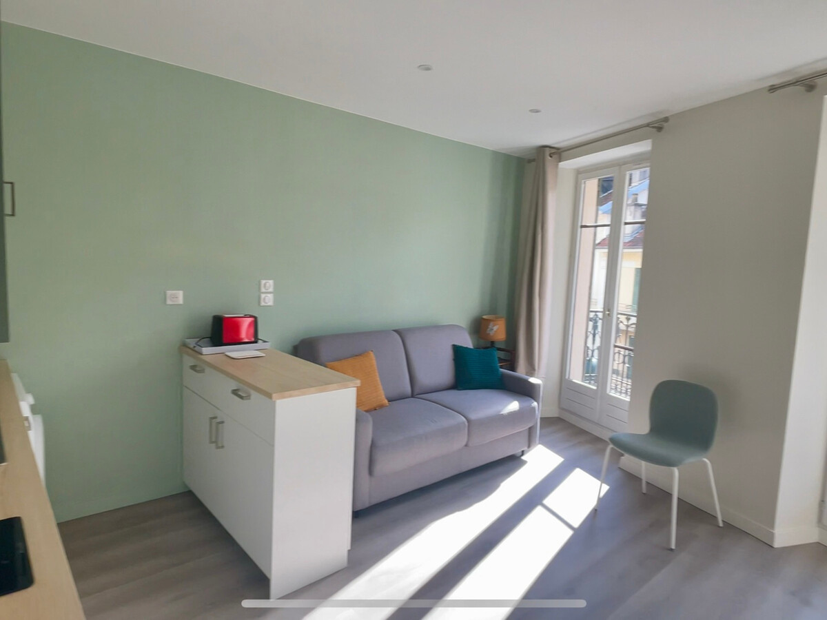 Studio 22 m² hyper centre Aix-les-Bains, balcon et wifi - Photo 2