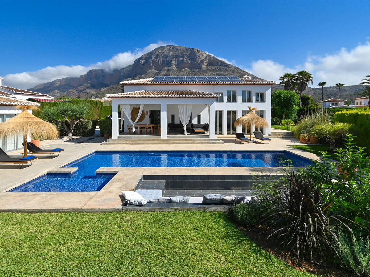 Villa 4 chambres avec piscine 12×5m à Javea - Photo 1