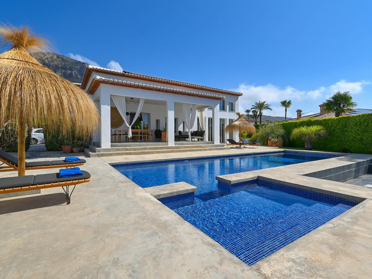 Villa avec piscine 12x5m et terrasse sur toit à Xàbia - Photo 1