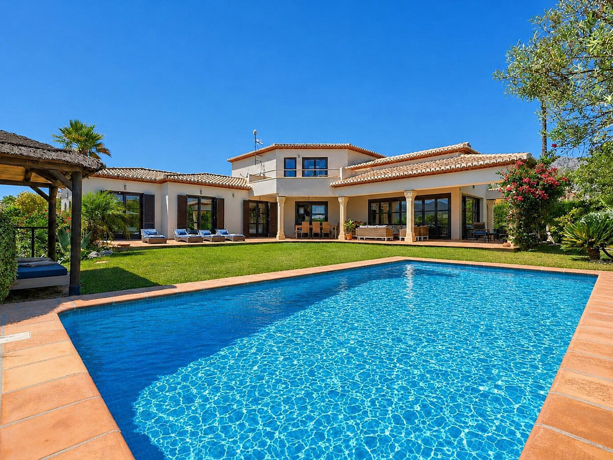 Villa de luxe 4 chambres, piscine privée à Denia - Photo 1
