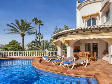 Location villa à Moravit, Villa spacieuse à Moraira avec piscine privée, à 3 km de la plage, pour 6 pax