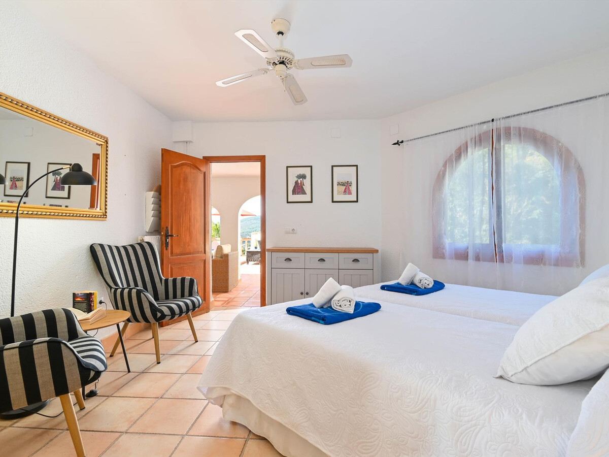 Villa 6 pers. à Jávea : piscine 8x5m, jardin, 4 terrasses - Photo 15