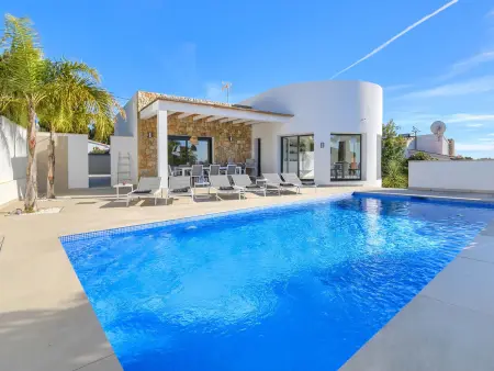 Location villa à Benissa, Villa moderne à Benissa avec piscine privée et jardin pour 6 personnes, proche de la plage