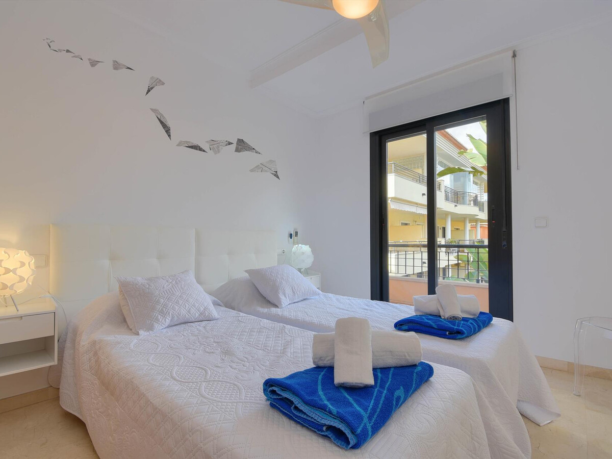 Appartement 4 chambres à Xàbia, piscine et jardin près d'El Arenal - Photo 9
