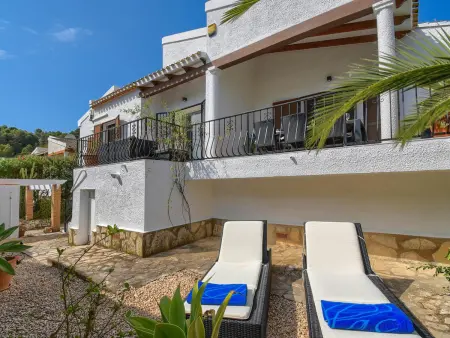 Location maison à Denia, Charmante Maison 6 Pers. à Denia avec Piscine, Jardin et Proche Plages