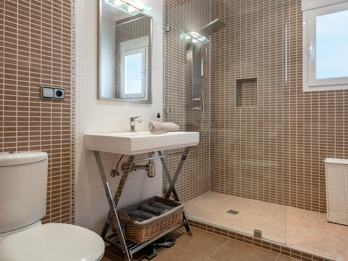 Villa moderne 3 chambres à Javea, piscine 10x5m chauffée - Photo 13