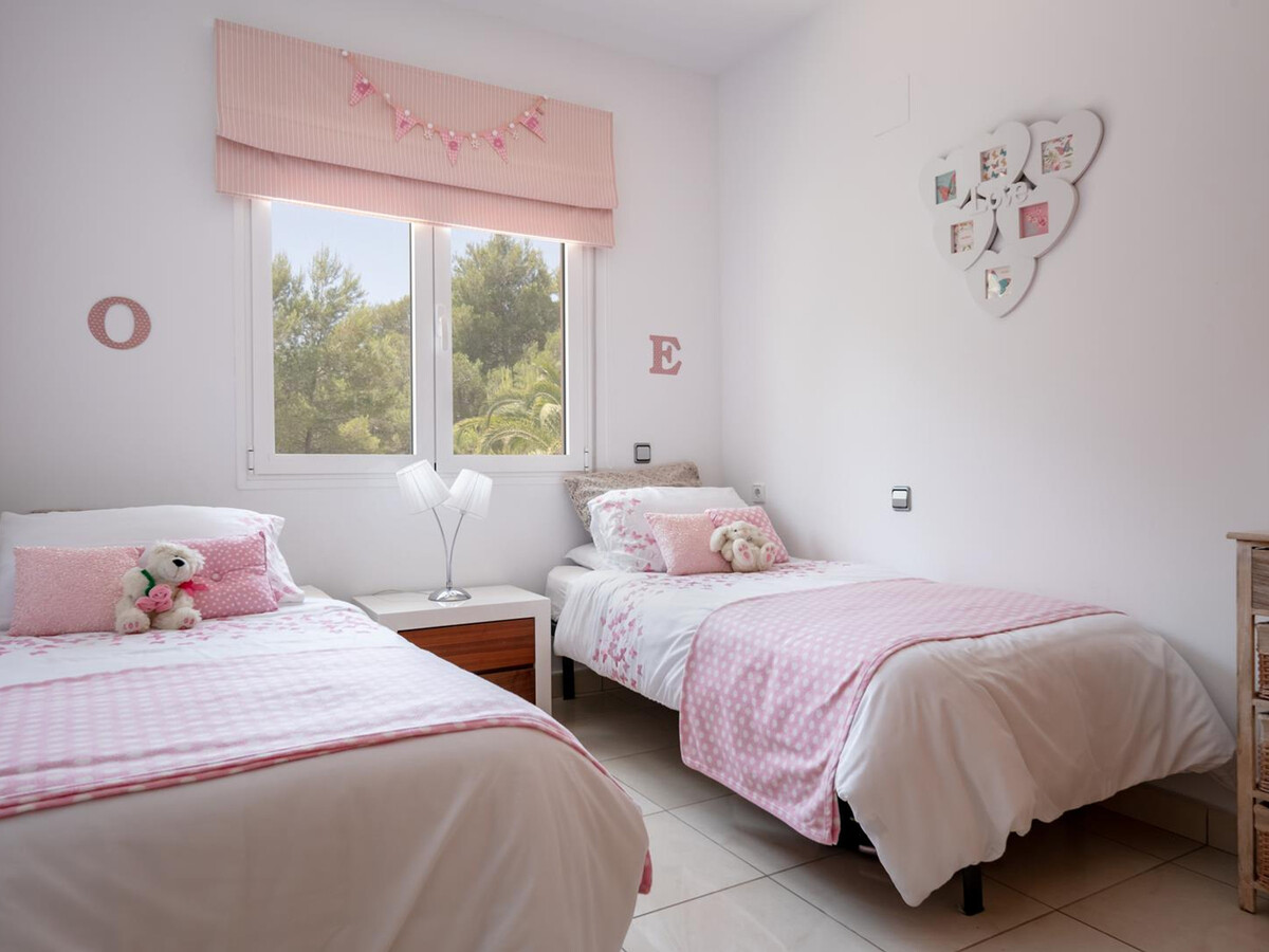Villa moderne 3 chambres à Javea, piscine 10x5m chauffée - Photo 14