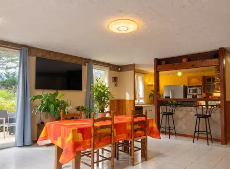 Maison 3 chambres avec jardin clôturé, près de la Sainte-Baume : photo 8