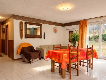 Maison 3 chambres avec jardin clôturé, près de la Sainte-Baume : photo 9