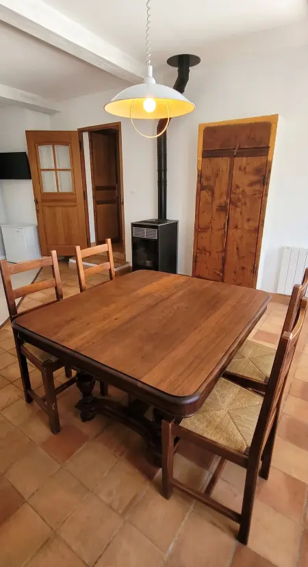 Maison conviviale avec jardin à Revest-des-Brousses : photo 12