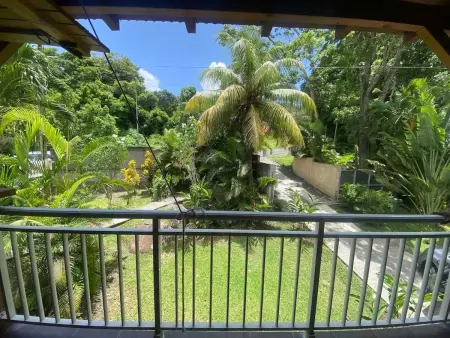 Location appartement à Desbonnes, Deshaies, Appartement moderne à Desbonnes – climatisation