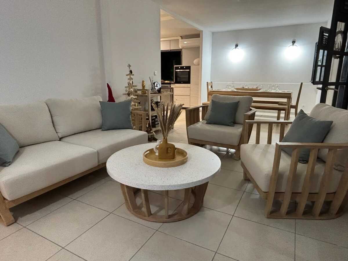 Villa avec piscine privée et vue montagne à Saint-Pierre - Photo 3