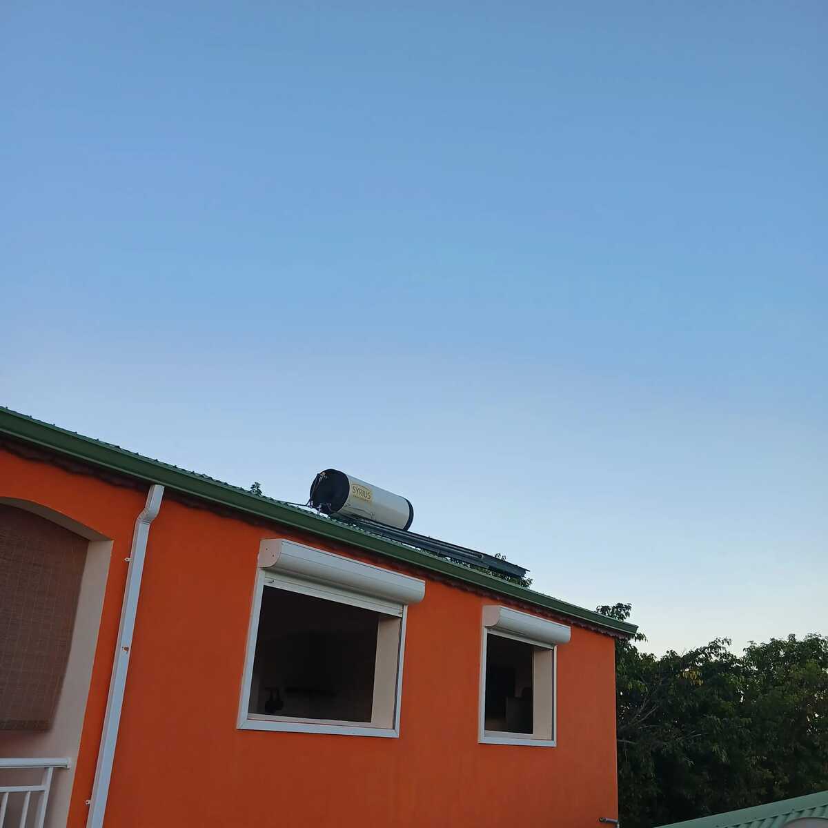 Maison avec vue mer et montagnes, balcon et barbecue à Le Gosier - Photo 8