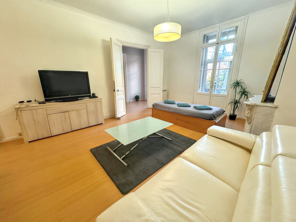 Appartement 12 personnes à Narbonne, 3 chambres + espaces communs - Photo 2