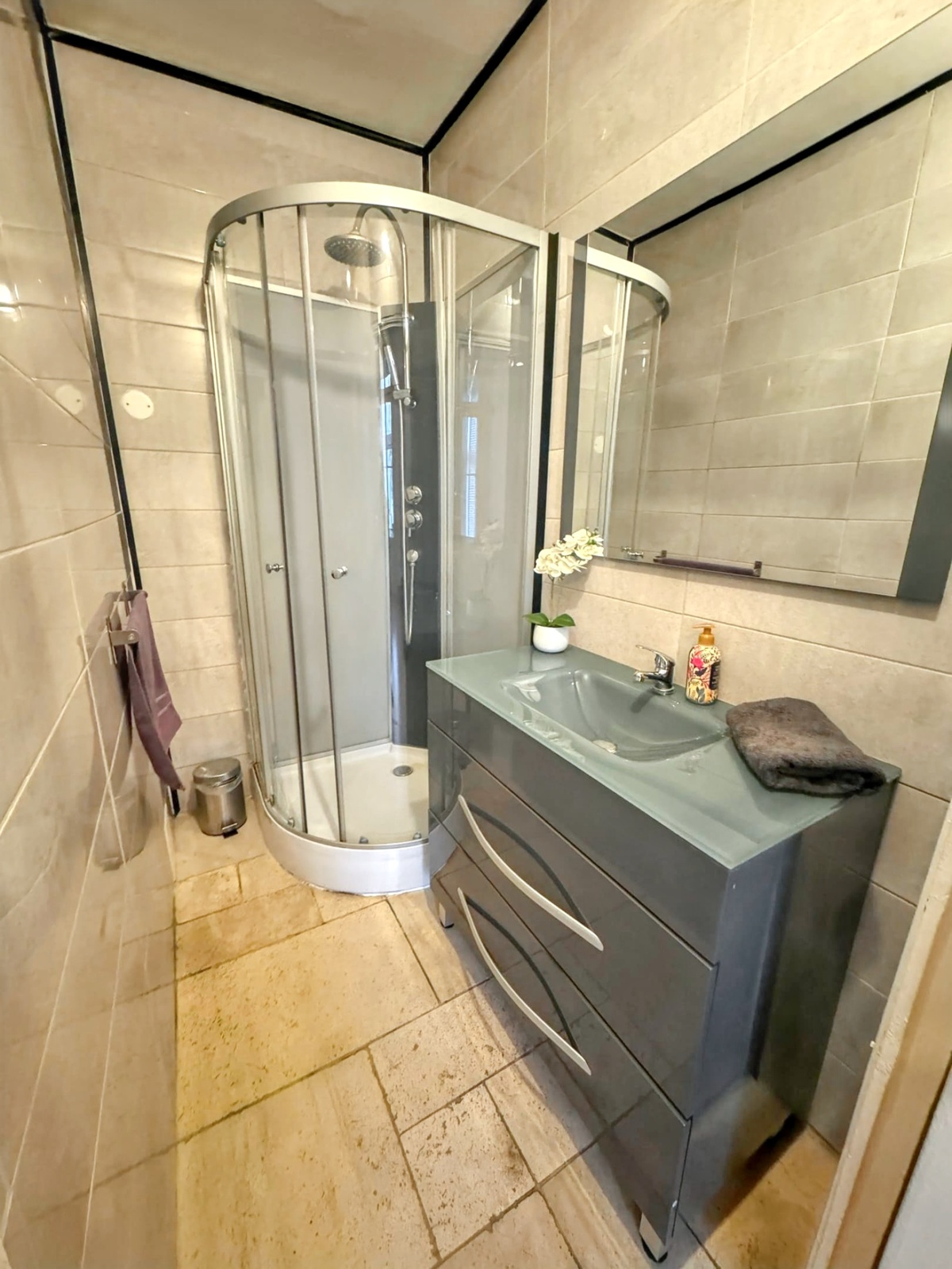 Appartement 12 personnes à Narbonne, 3 chambres + espaces communs - Photo 8