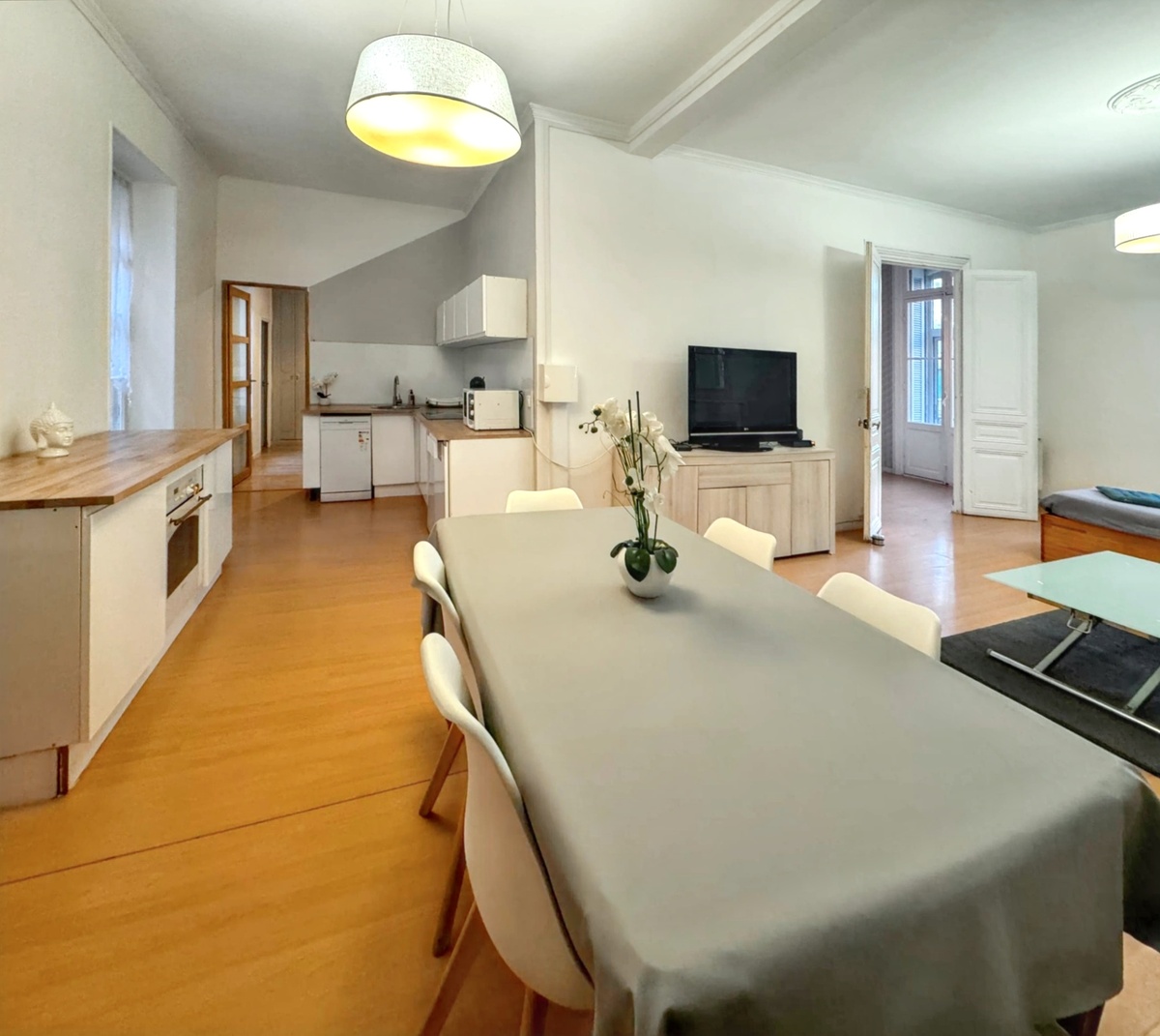 Appartement 12 personnes à Narbonne, 3 chambres + espaces communs - Photo 12